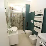 Appartamento Fully Renovated Flat For 4 In