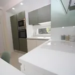 Fully Renovated Flat For 4 In Lägenhet *