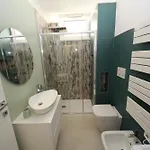 Fully Renovated Flat For 4 In *