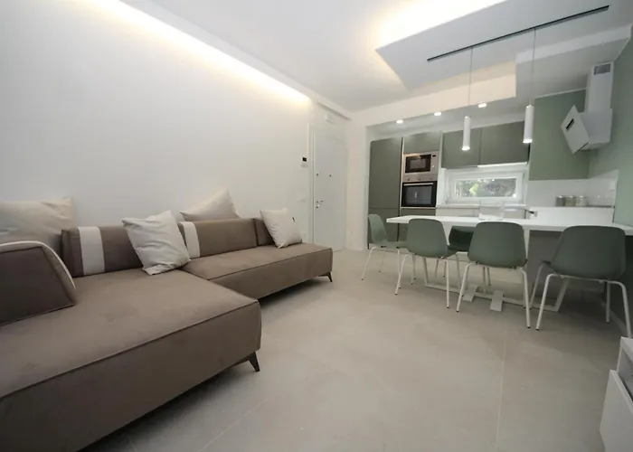 Διαμέρισμα Fully Renovated Flat For 4 In *