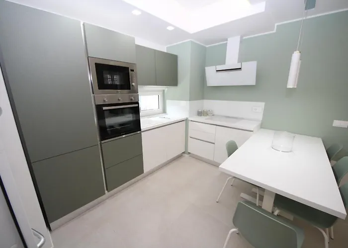 Διαμέρισμα Fully Renovated Flat For 4 In *
