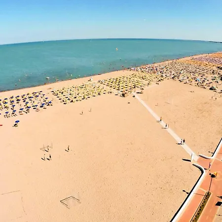 Fully Renovated Flat For 5 In Rosolina Mare